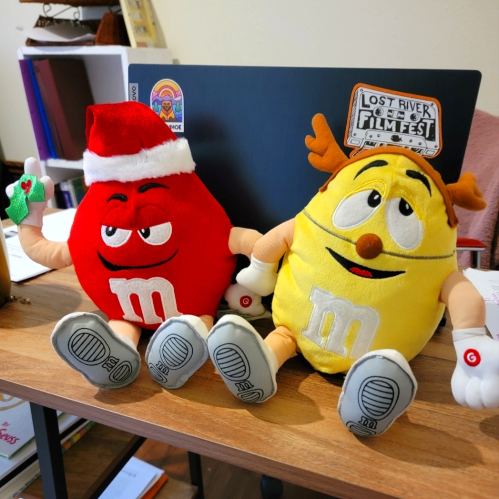 Animated M&M Shaker Dolls